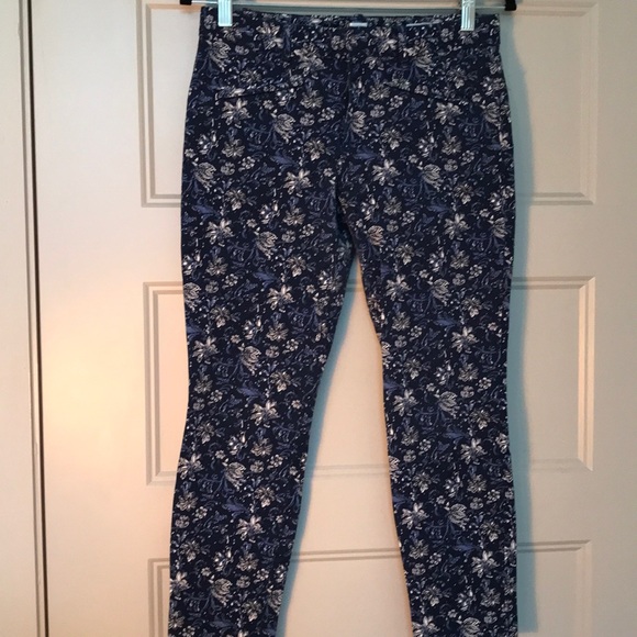 GAP Skinny Ankle Navy and White Floral Pants - Picture 3 of 4